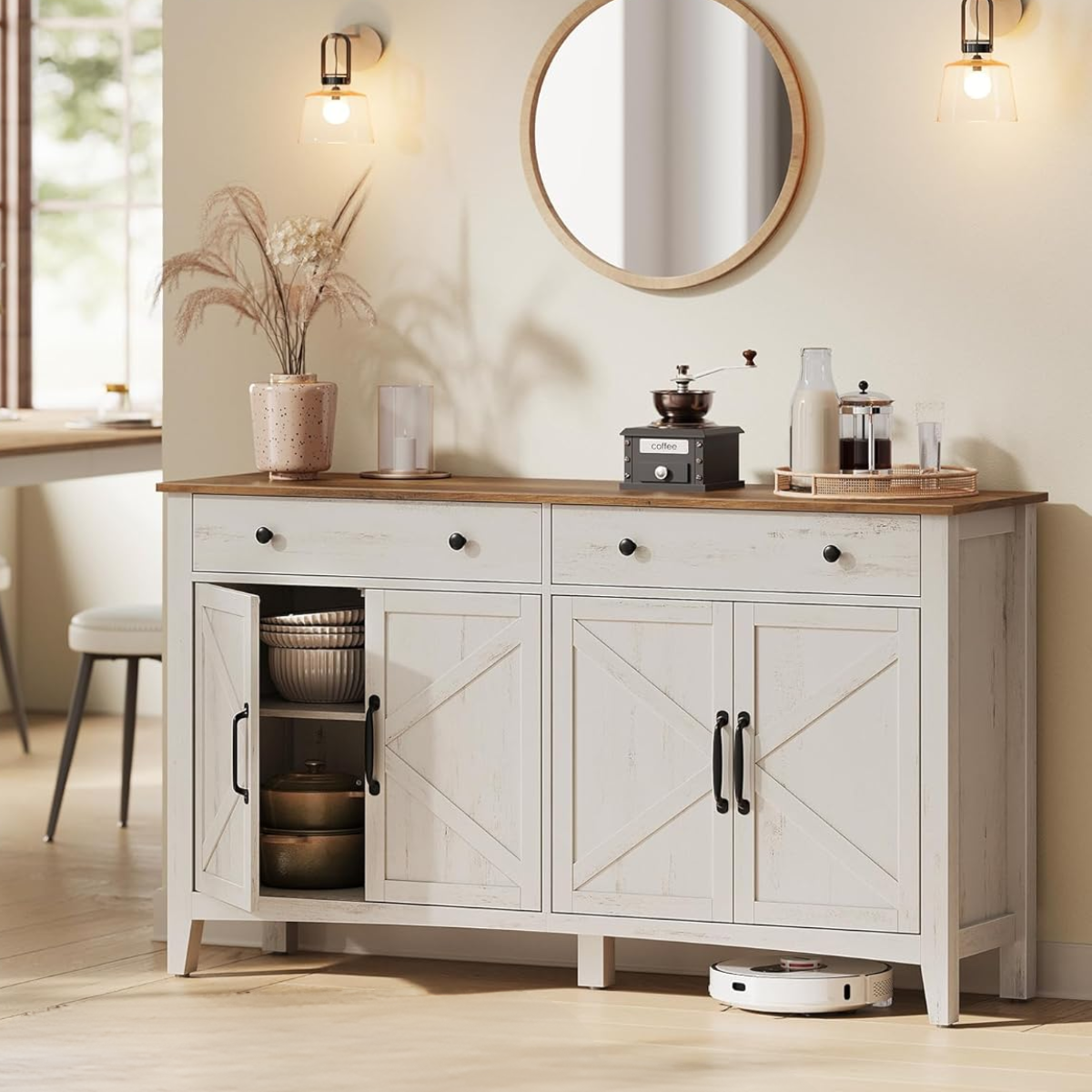 Aparador buffet blanco farmhouse Andorra en un comedor