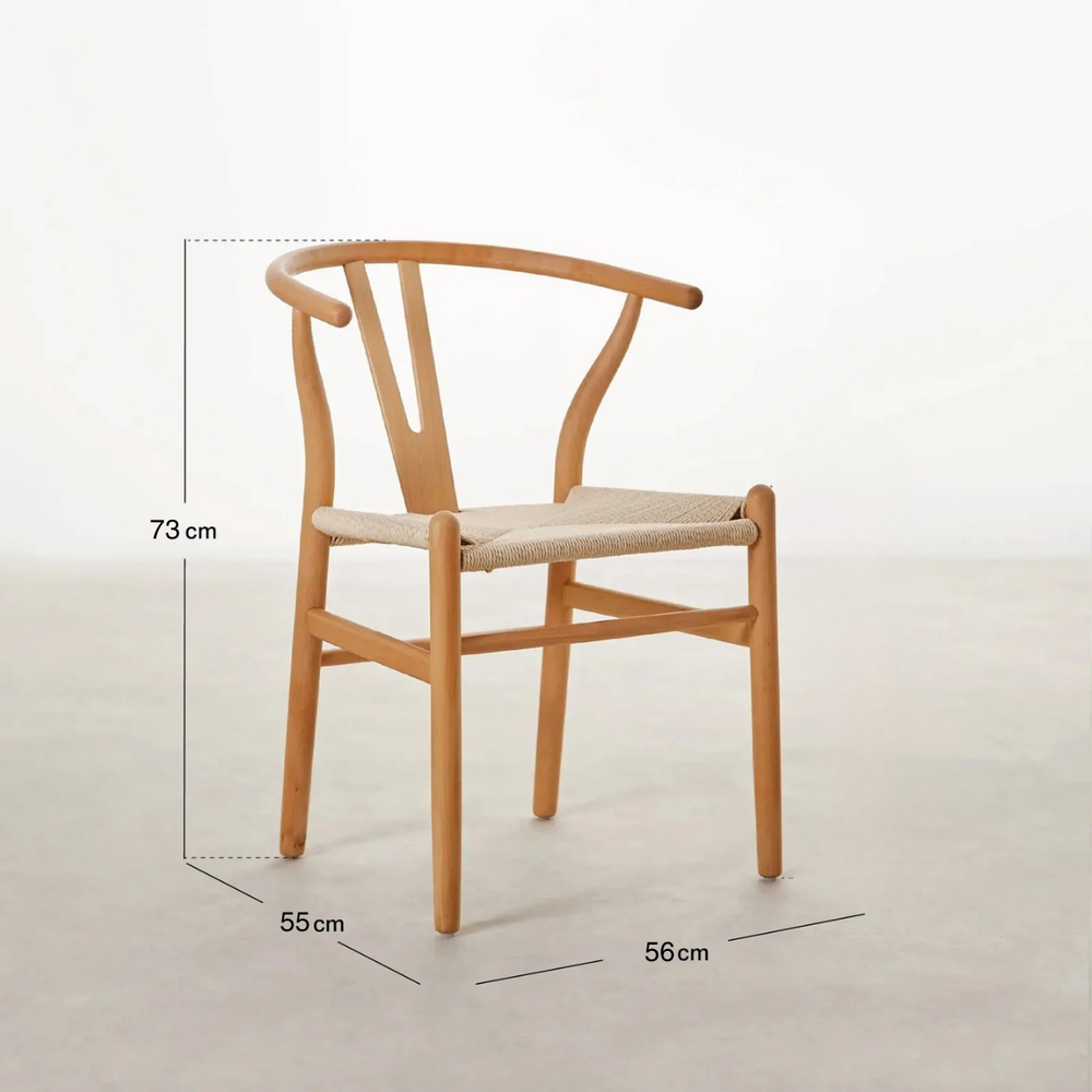 Medidas de la silla Wishbone: 55 x 56 x 73 cm
