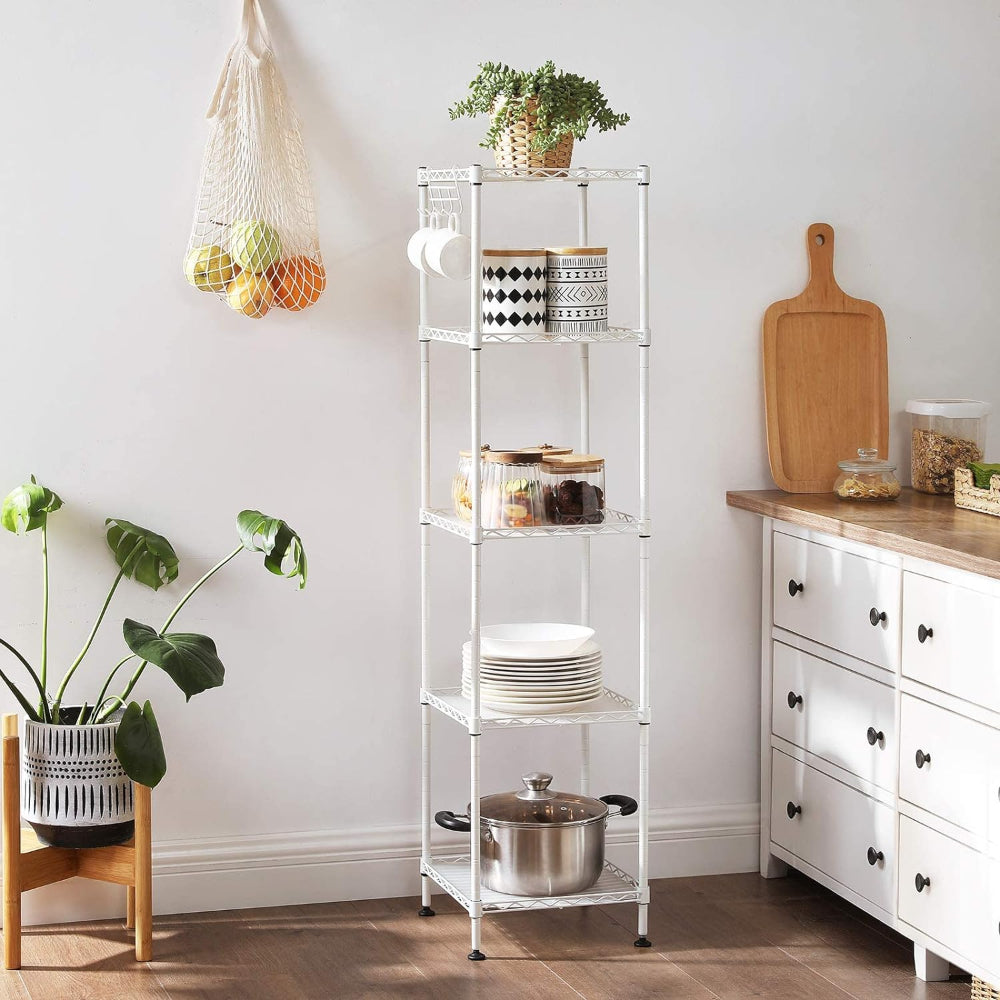 Estantería organizadora blanca Dunker con plantas y tazas
